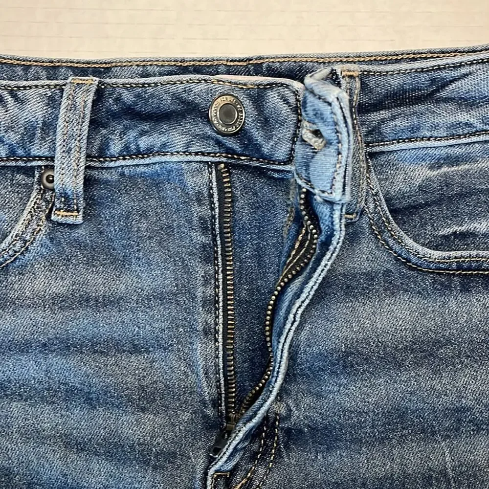 SO Blue Denim Mini Skirt Juniors Size 5 Jean Pockets Zipper Frayed Hem Y2K Edgy